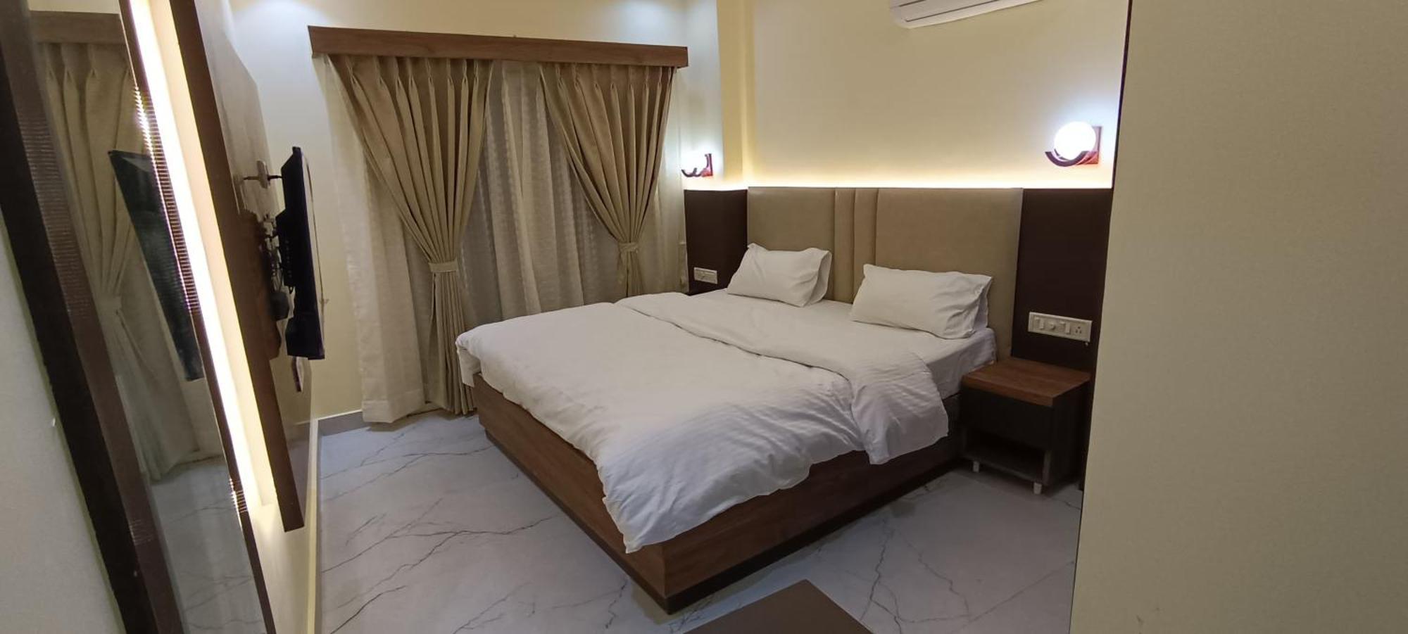 The Banaras Hotel Varanasi Exterior photo