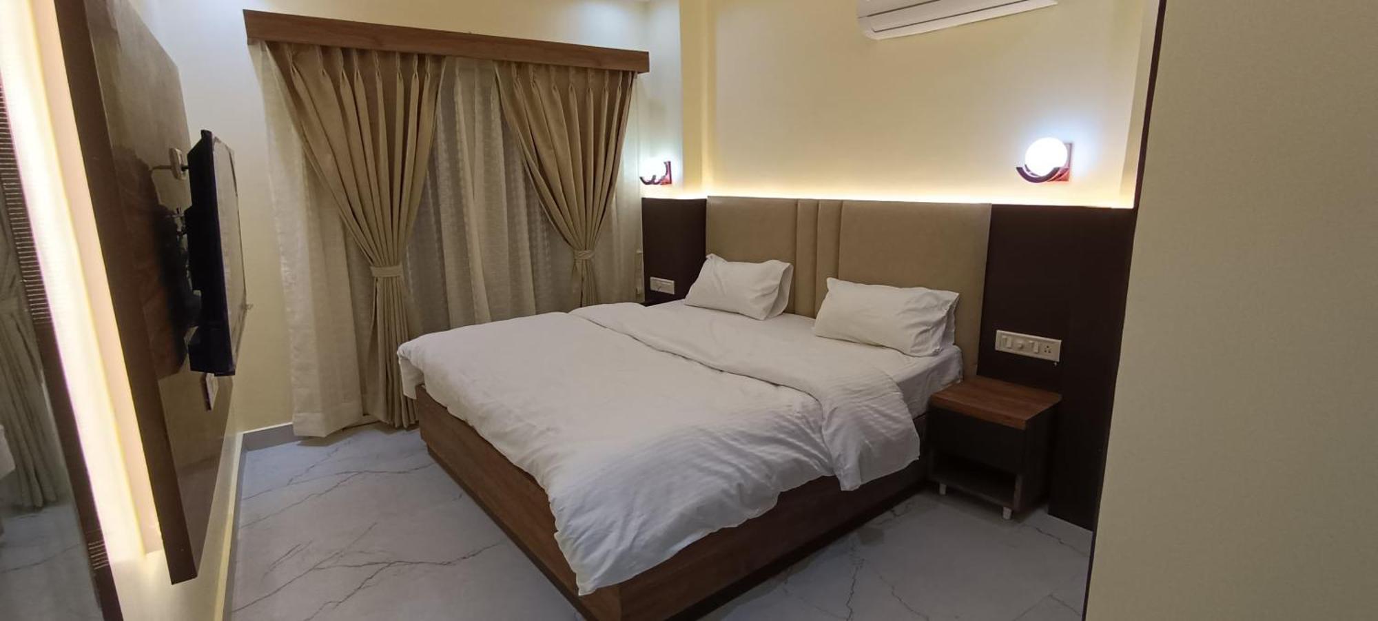 The Banaras Hotel Varanasi Exterior photo
